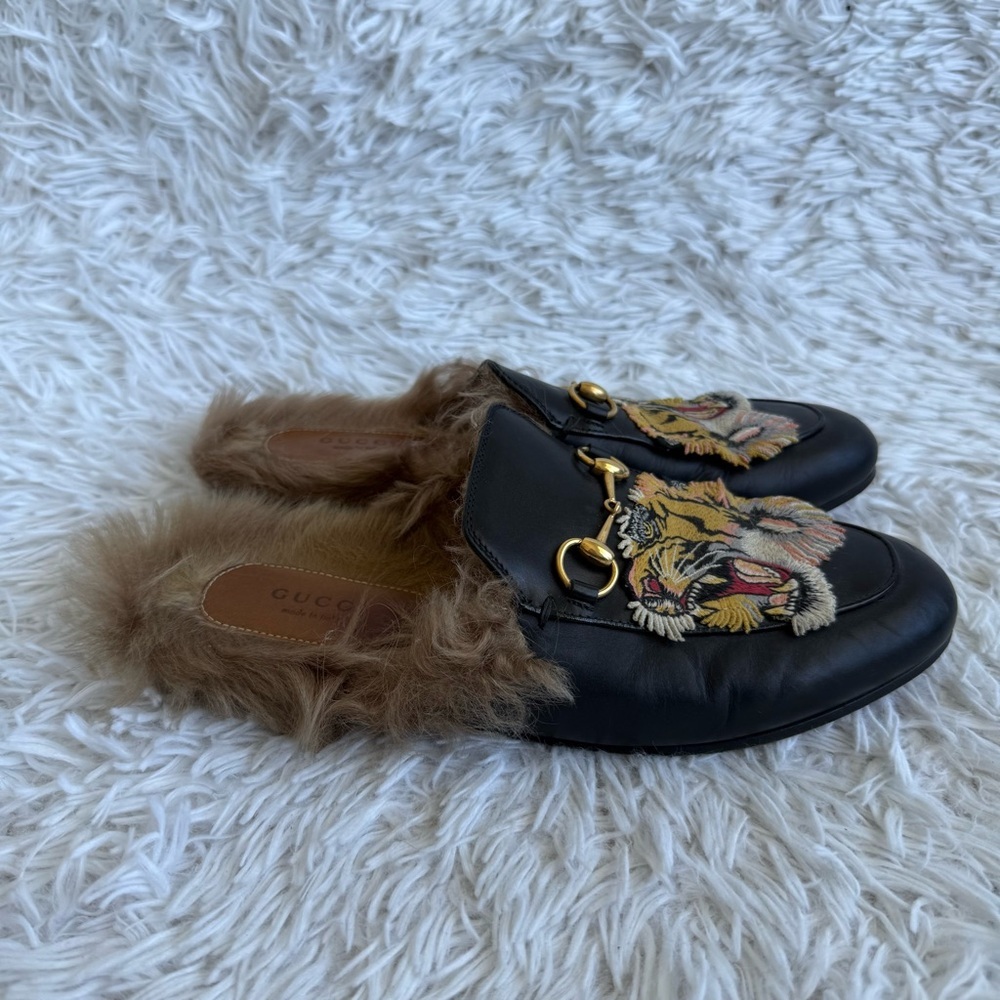 Gucci Princetown Black Leather Mules with Fur and Roaring Tiger Size 38 - Picture 4 of 12
